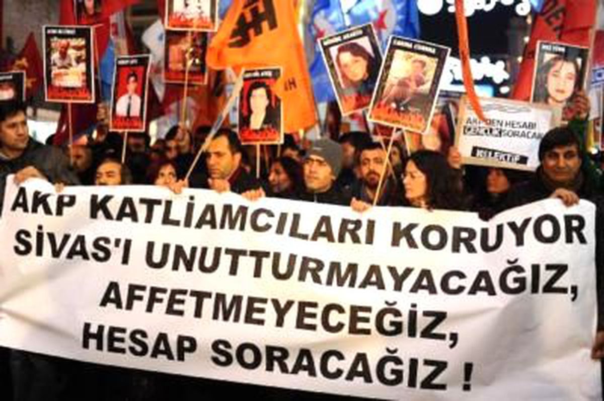 Sivas Katliamı Davasının Zamanaşımına Uğraması Beyoğlu\'nda Protesto Edildi