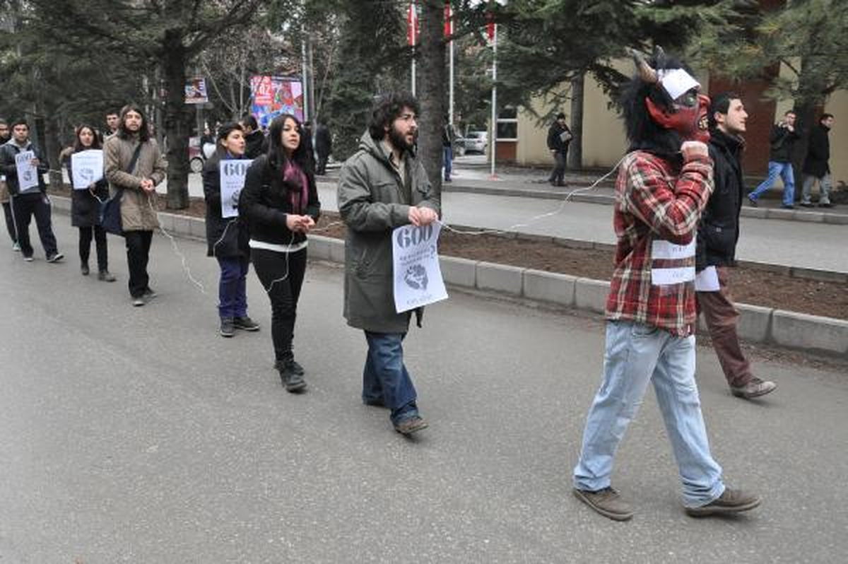 Üniversitelilerden Pozantı Protestosu