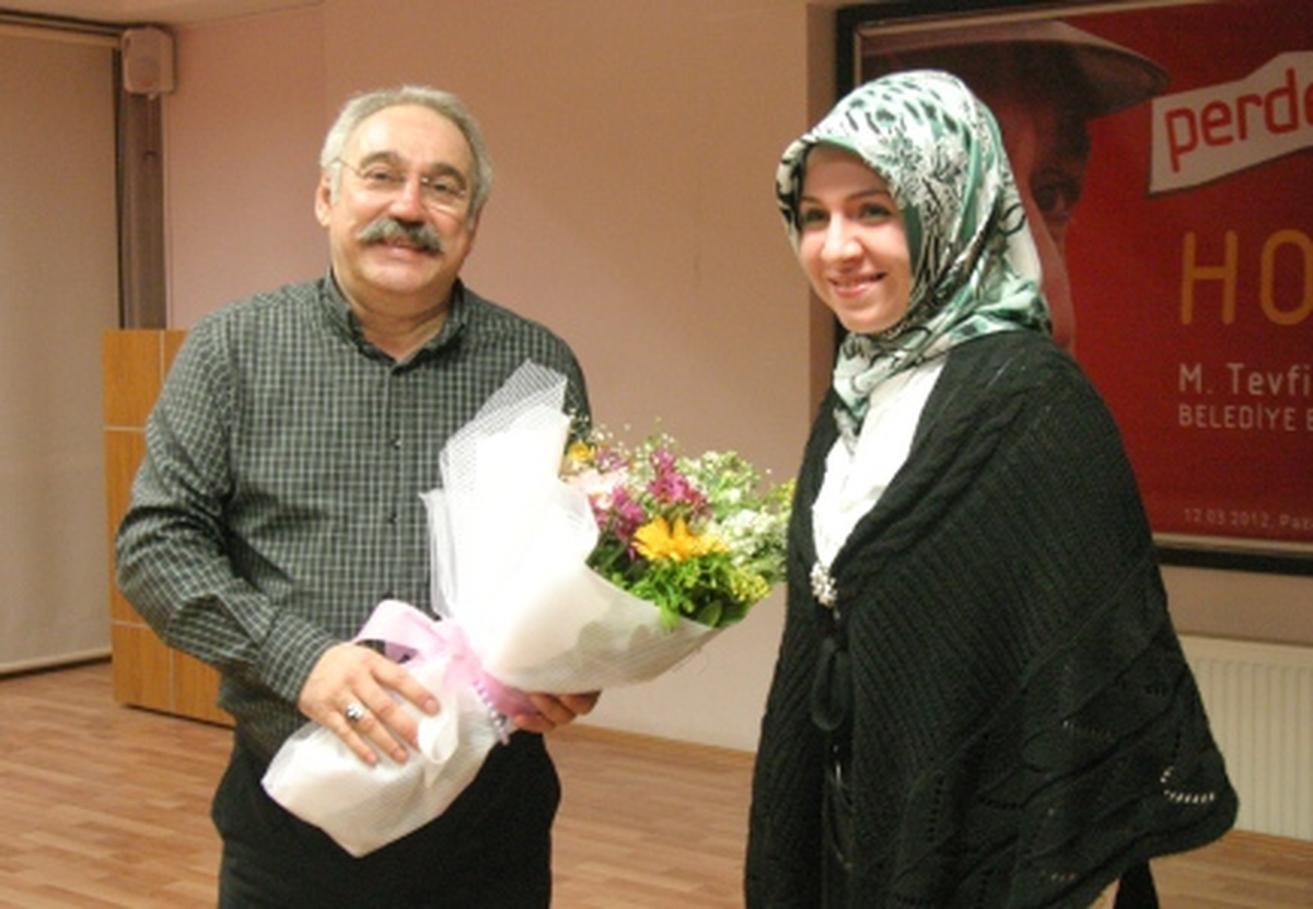 Ünlü Tiyatrocu İle Perde Arkası Söyleşi