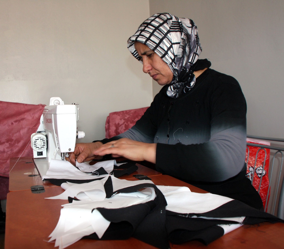 Ahlat\'ta Açılan 40 Yama Kursu ile Kadınlar Meslek Ediniyor