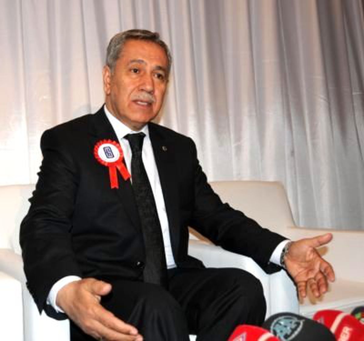 Başbakan Yardımcısı Bülent Arınç, 11 İşçinin Öldüğü Çadır Yangınına İlişkin, "Dün Sayın...