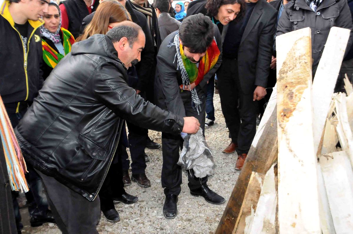 Başkan Kaya, Nevruz Ateşini Yaktı