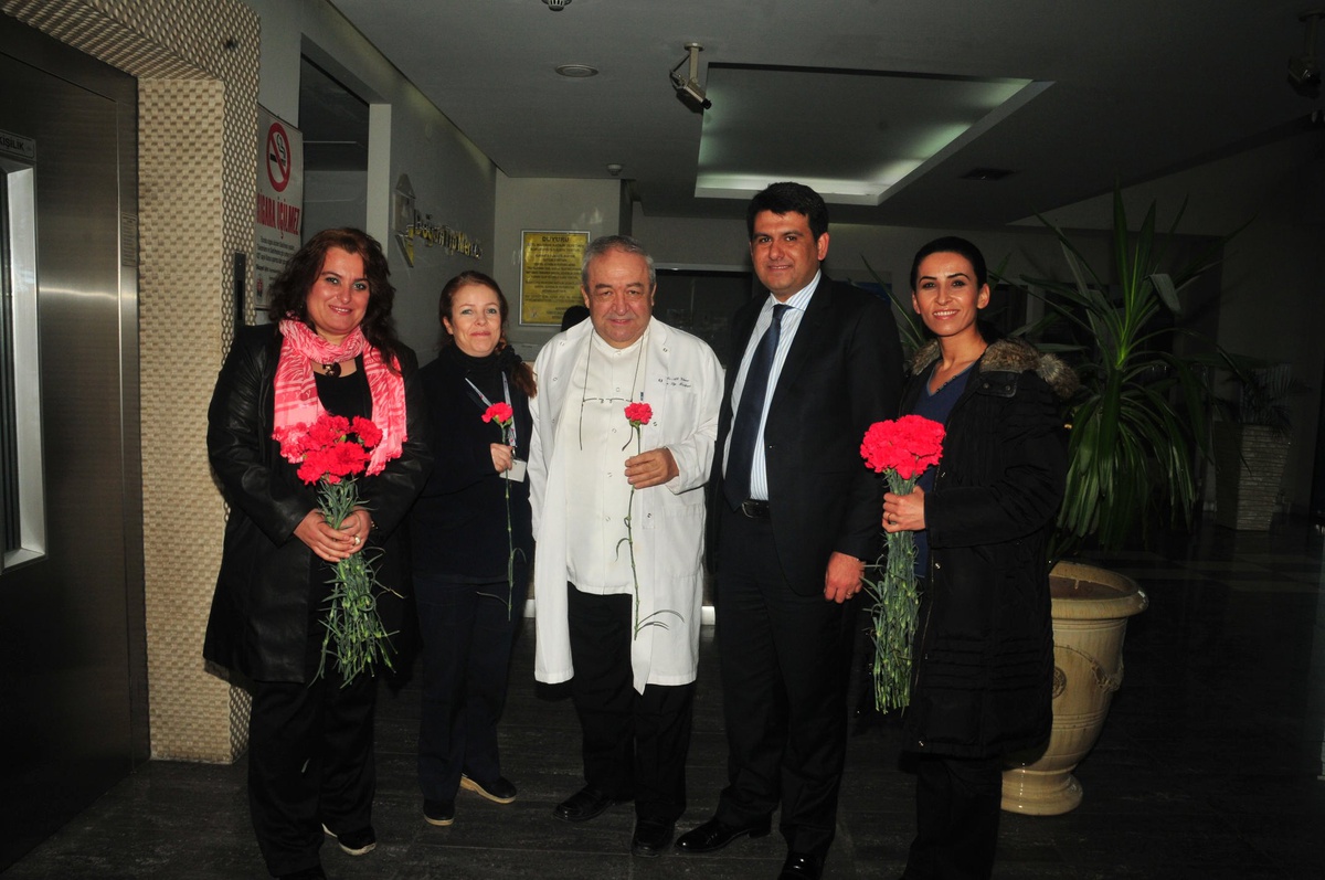 Başkan Uzun Ve Ekibi Sağlık Çalışanının Tıp Bayramı\'nı Kutladı