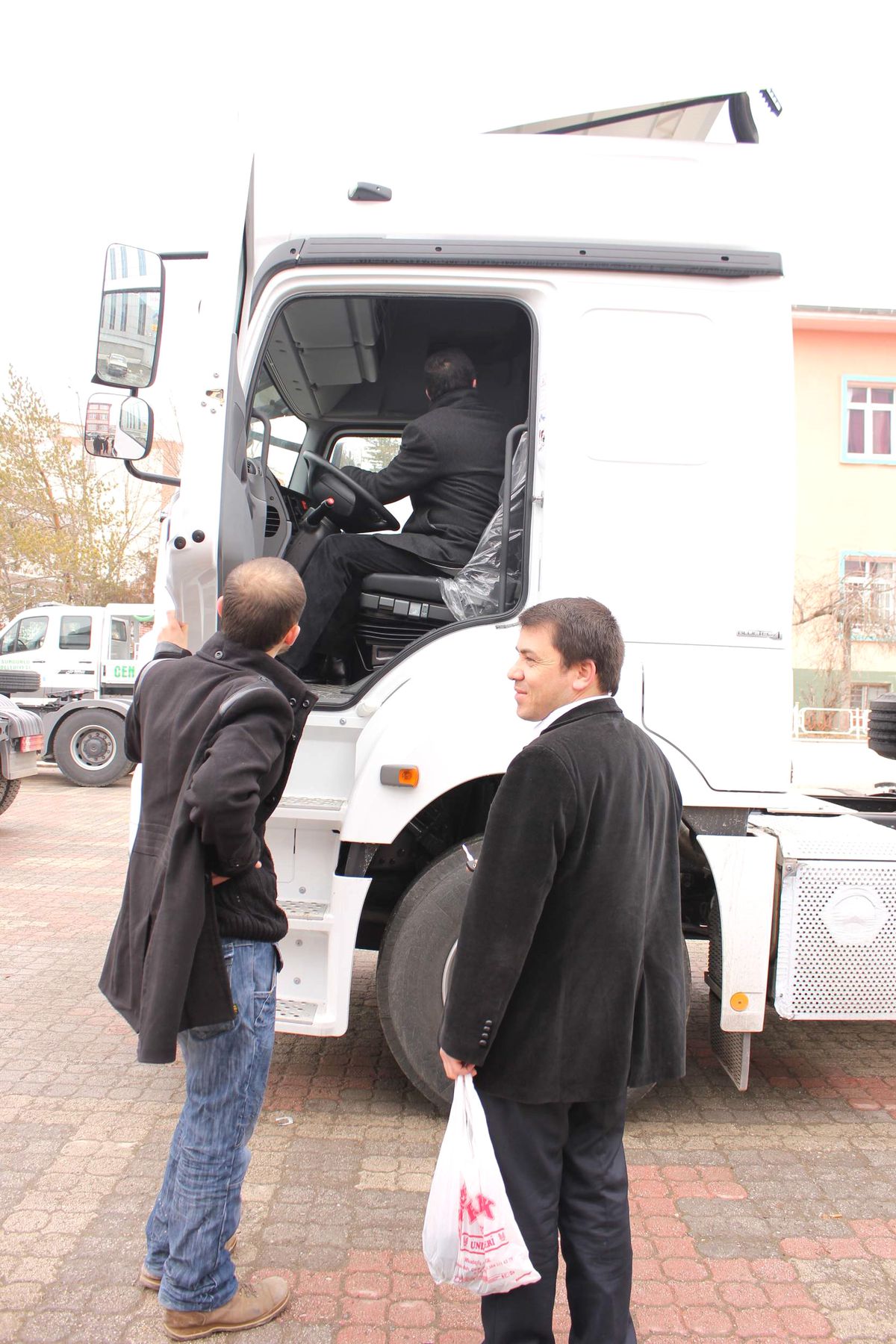 Başkan Uzunkaya Yeni Araçları Test Etti