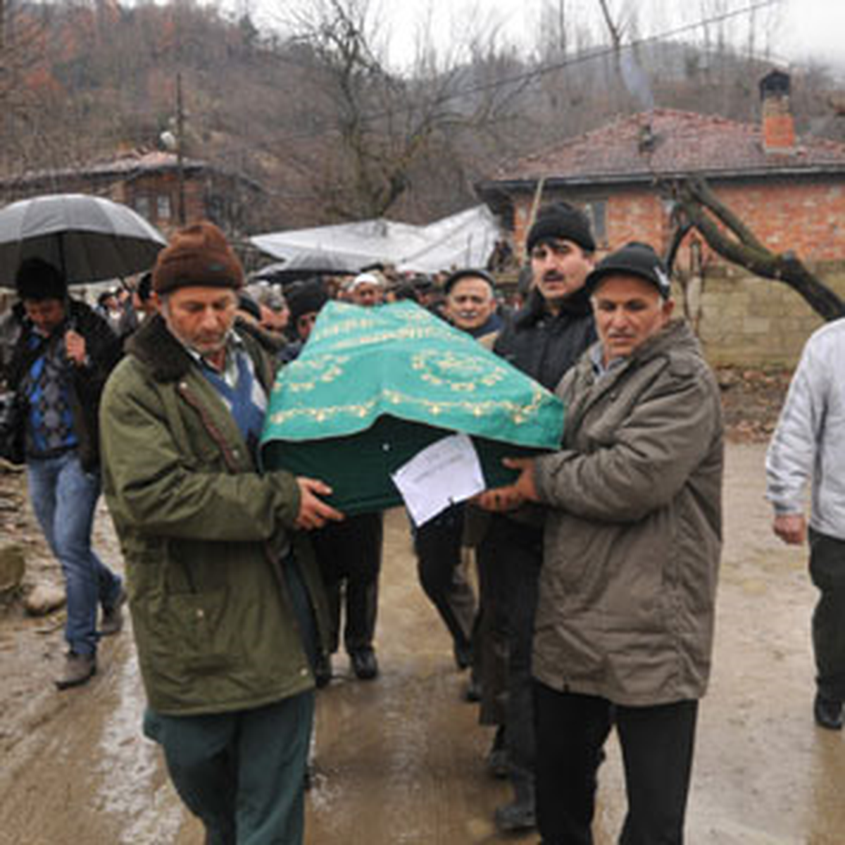 Çadırda Ölen İşçi Defnedildi