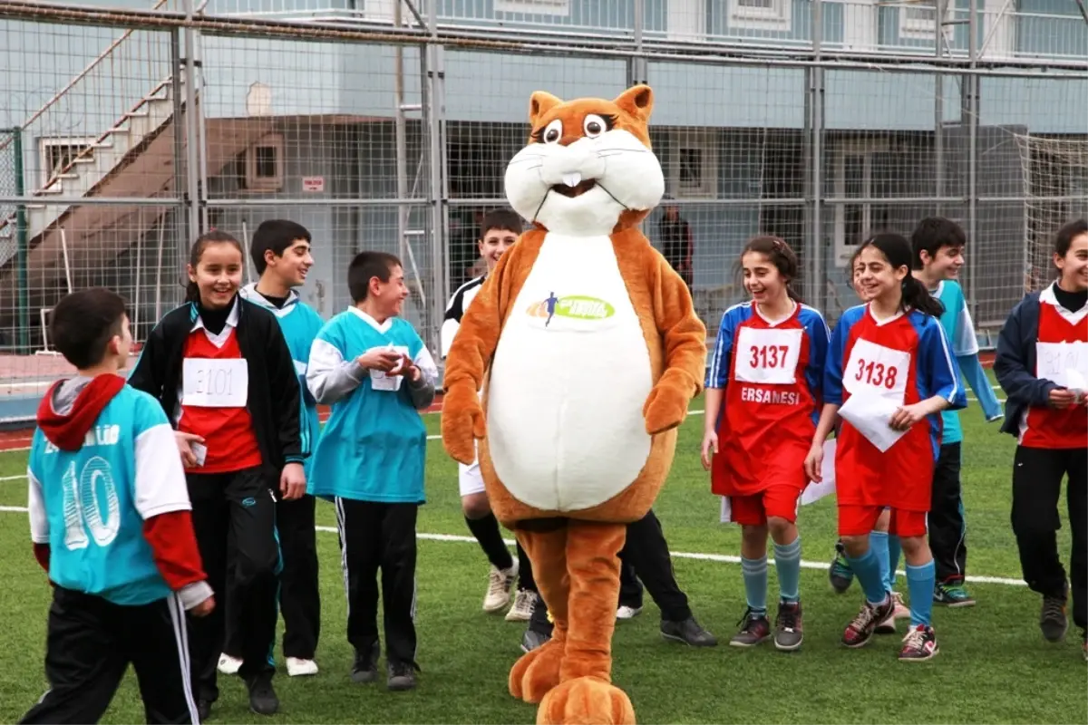 Çayırova\'da Şehitleri Anma Koşusu