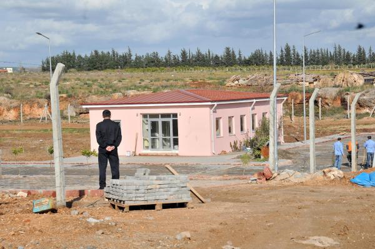 Cezaevi Kantininden 36 Bin Liralık Sigara Çalındı