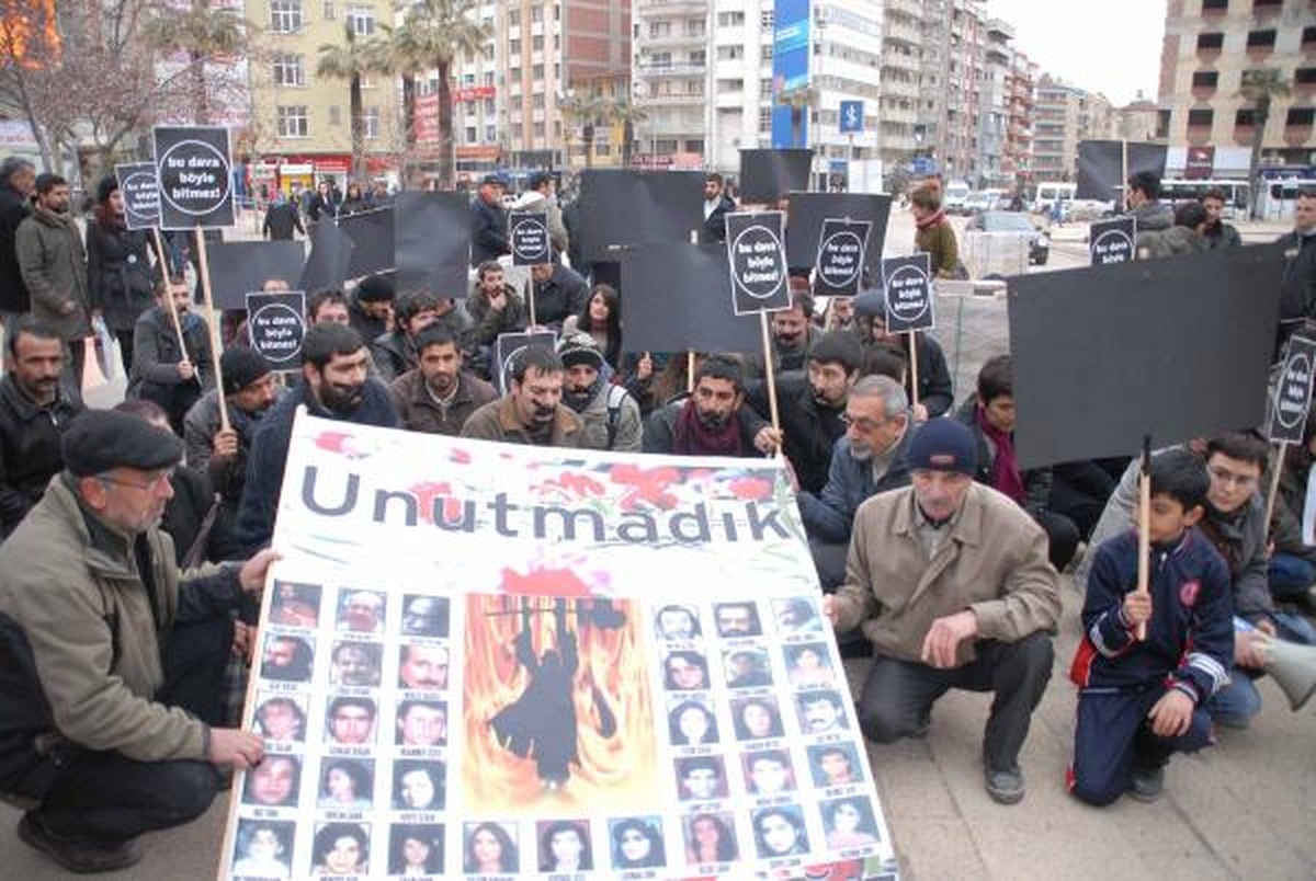 Denizli\'de \'Zaman Aşımı\' Kararına Sessiz Protesto