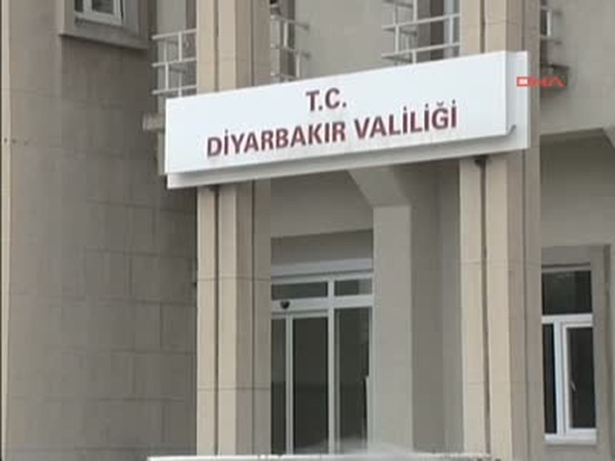 Diyarbakır Valiliği\'nden Kürtçe Çanakkale Afişi