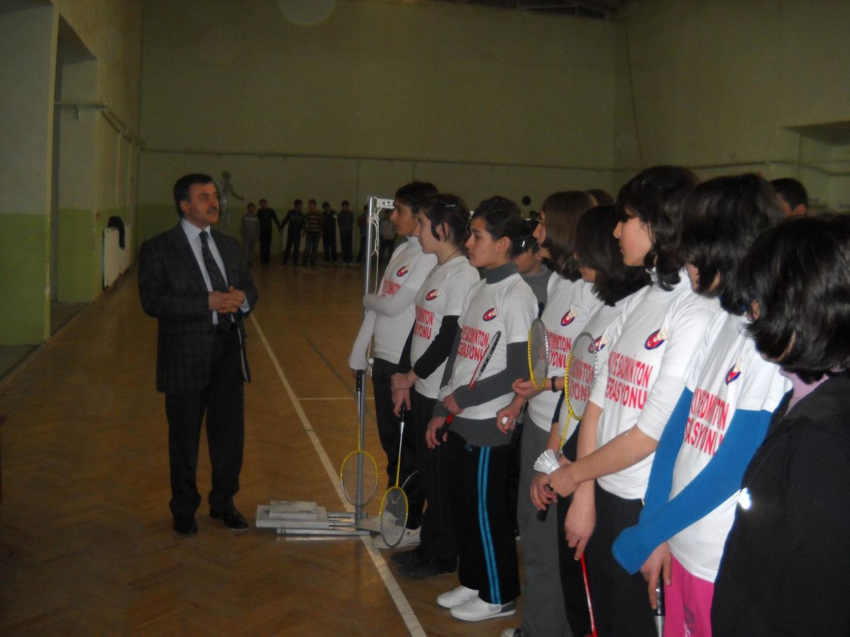 "Gönüllü Öğretmenler Yurtta Öğrenciler Etütte" Projesi