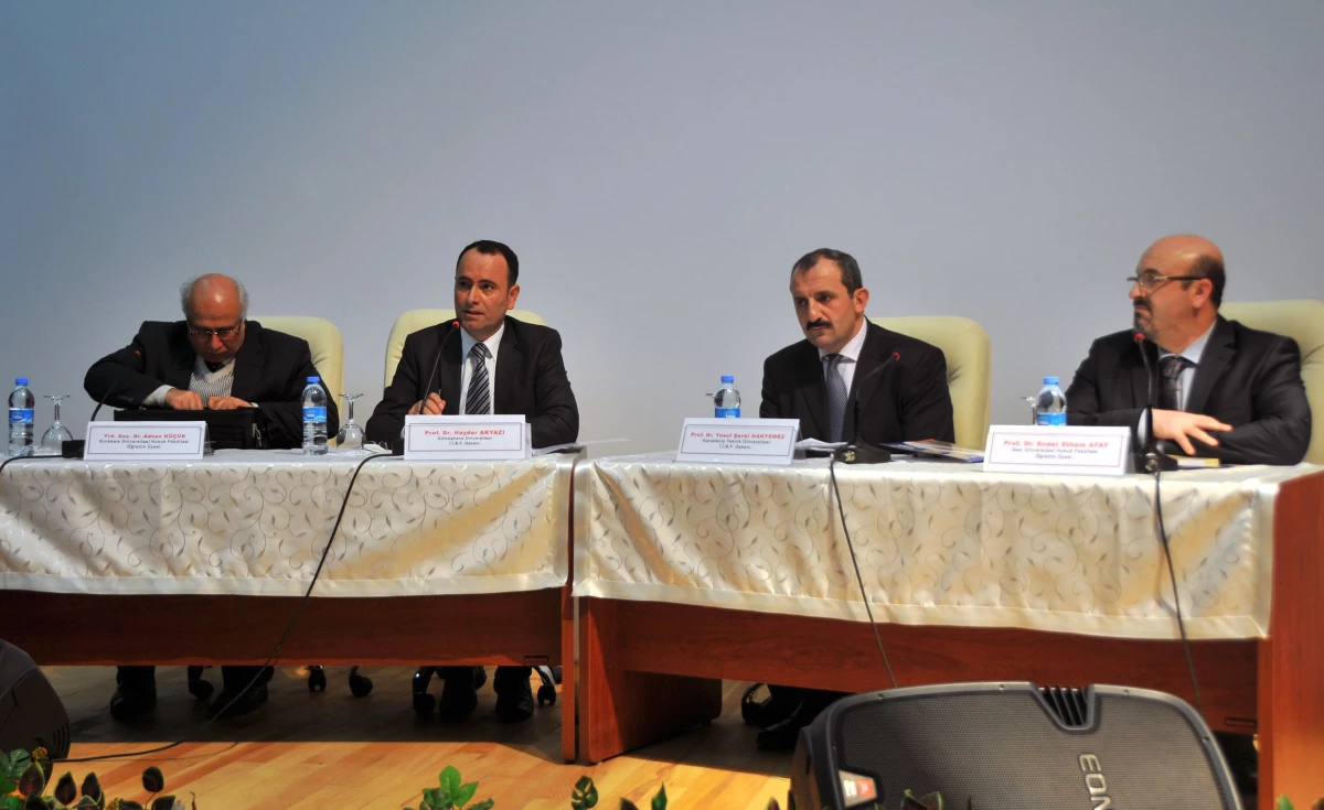 Gümüşhane Üniversitesi\'nde "Sivil Bir Anayasaya Doğru" Konulu Panel