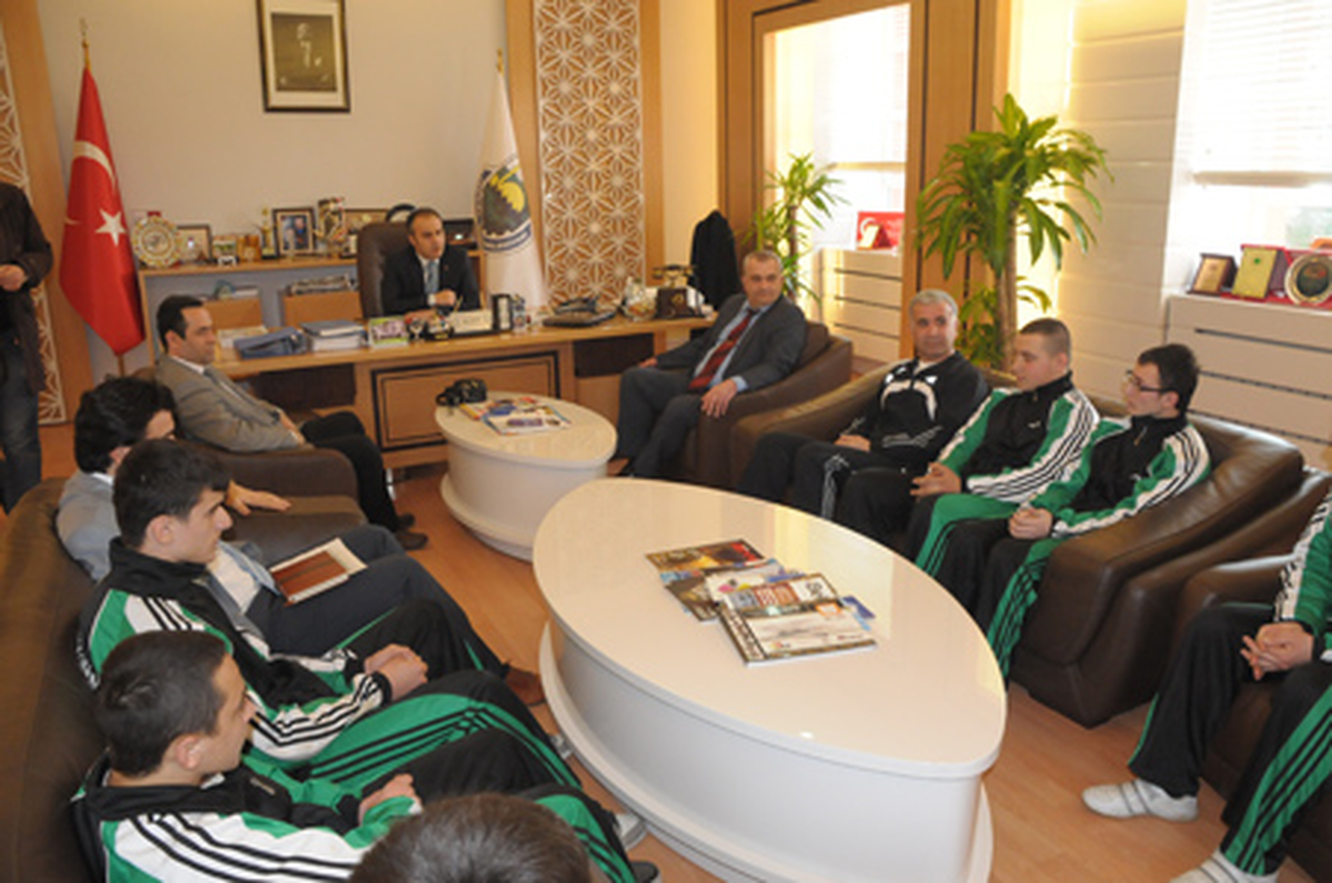 Halter ve Güreşte İnegöl Belediyespor Damgası