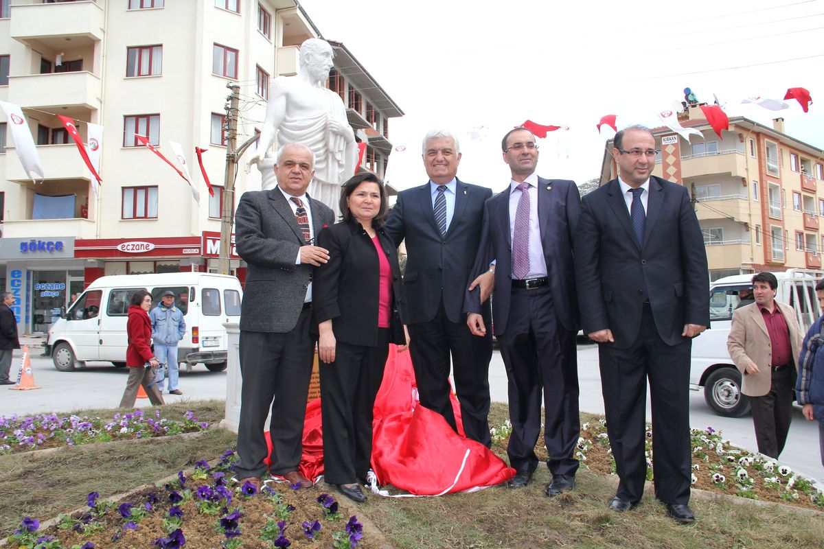 Hipokrat Heykeli Açıldı