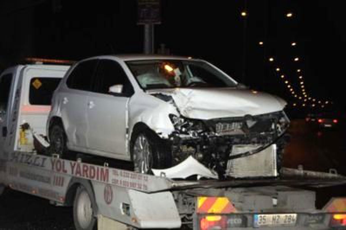 İzmir\'de Trafik Kazası: 6 Yaralı