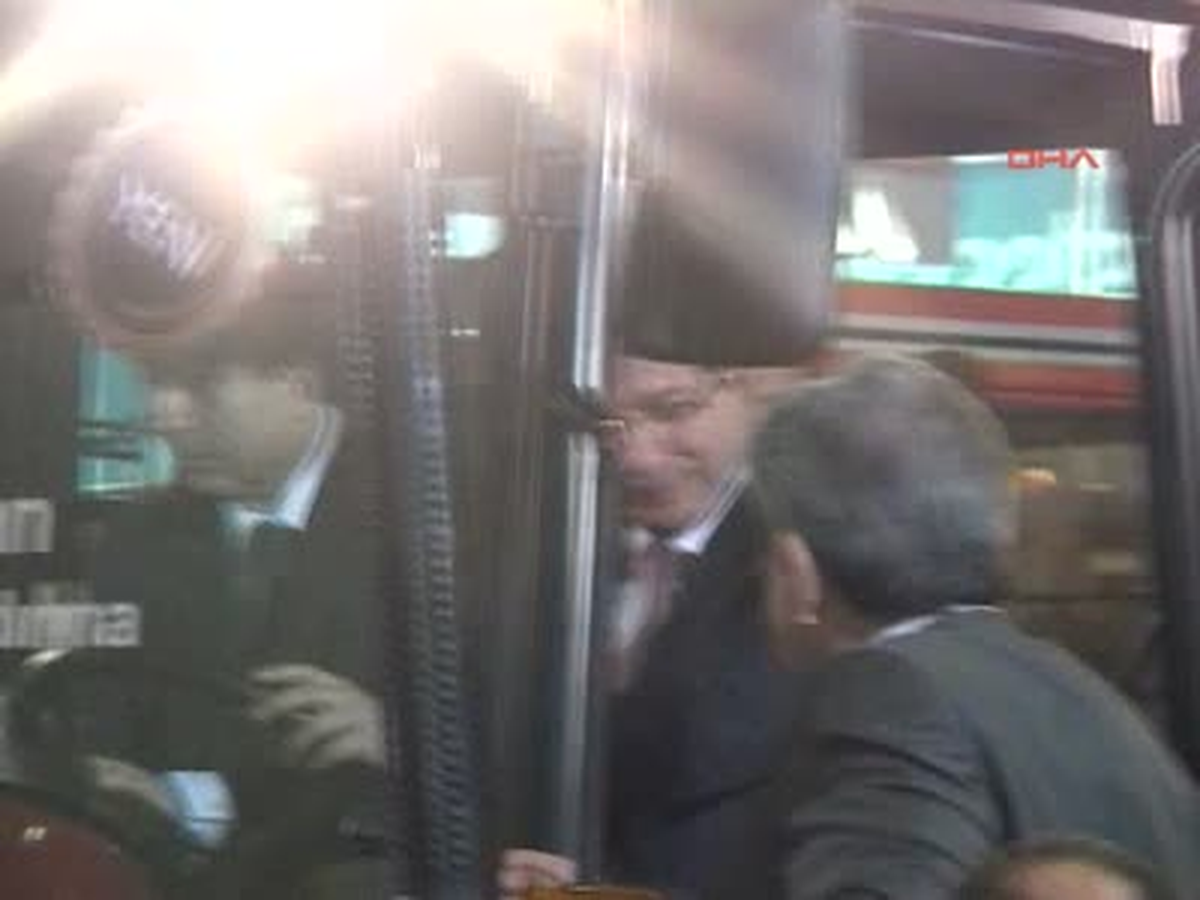 Davutoğlu, 2 Gazeteciyle İlgili Açıklama Yaptı