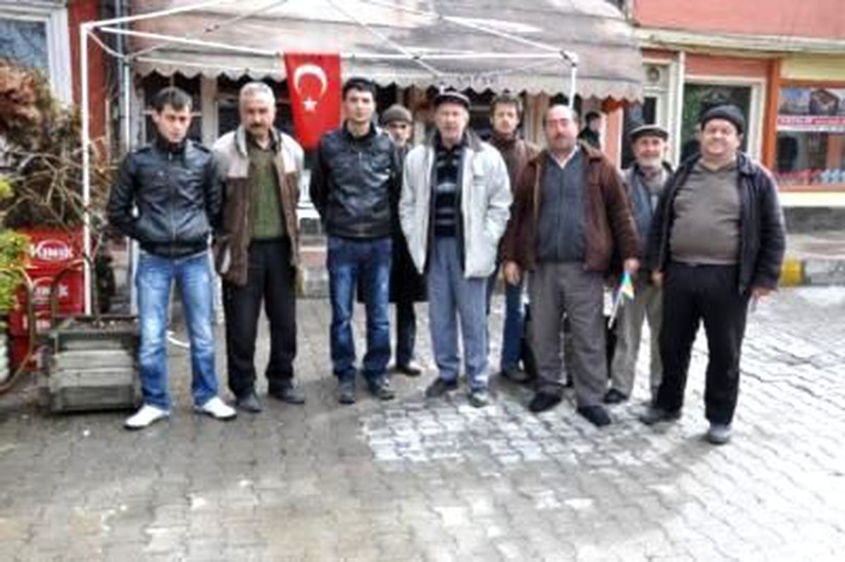 Emet\'te İşçiler Geri Gönderildi