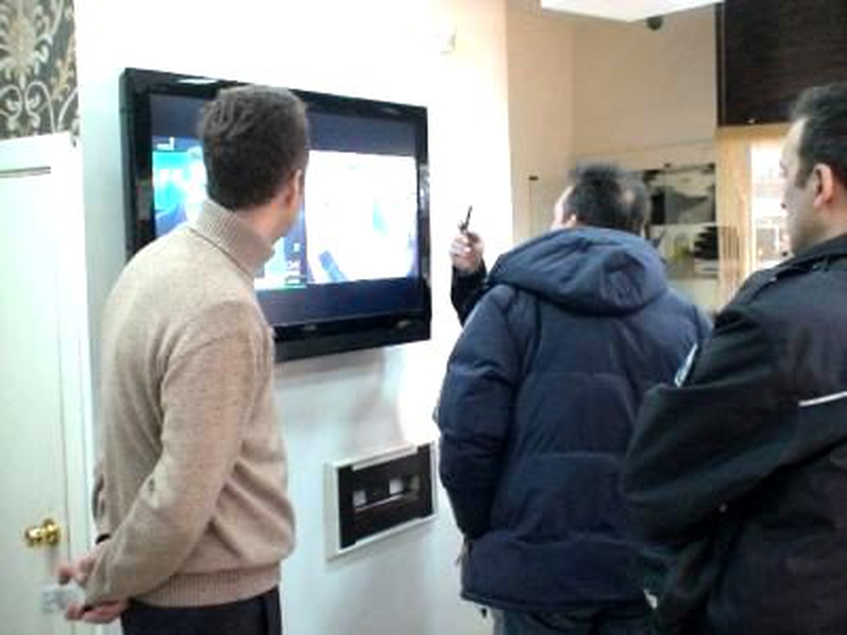 Kuyumcuyudan Altın Kolye Çalan 4 Kadın, Kameraya Yakalandı