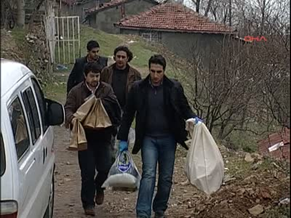 Maltepe\'de Bir Evde 4 Adet Boru Tipi Bomba Ele Geçirildi Ek 2