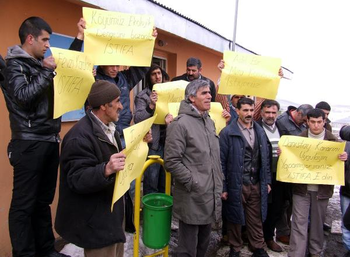 Mera Dağıtımını Protesto İçin Camiye Gitmeyecekler, Çocuklarını Okula Göndermeyecekler