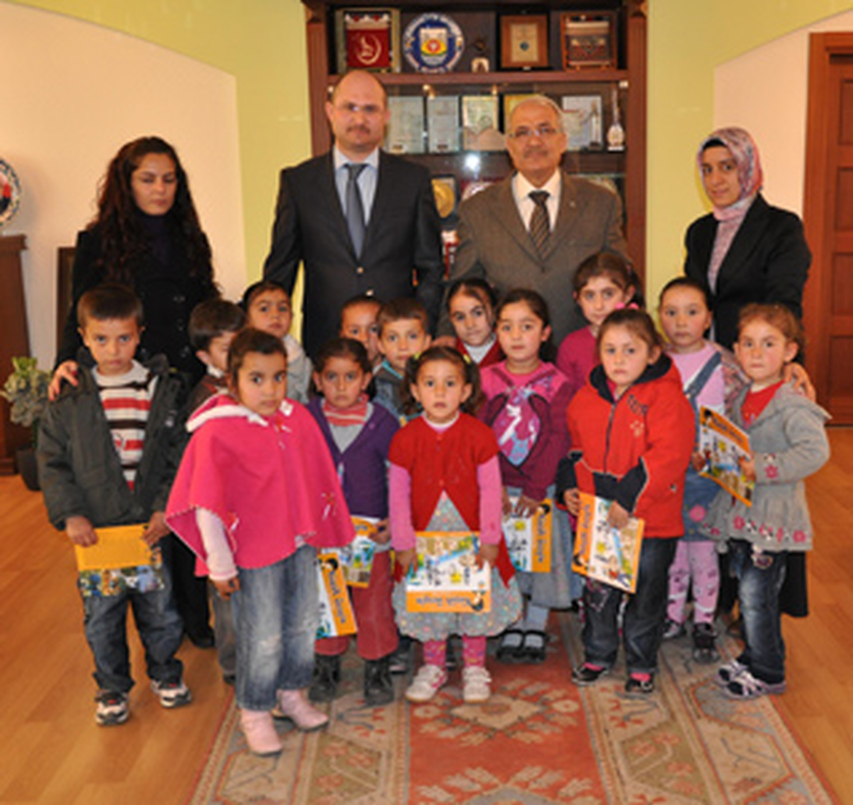 Minik Öğrencilerden Kocamaz\'a Ziyaret