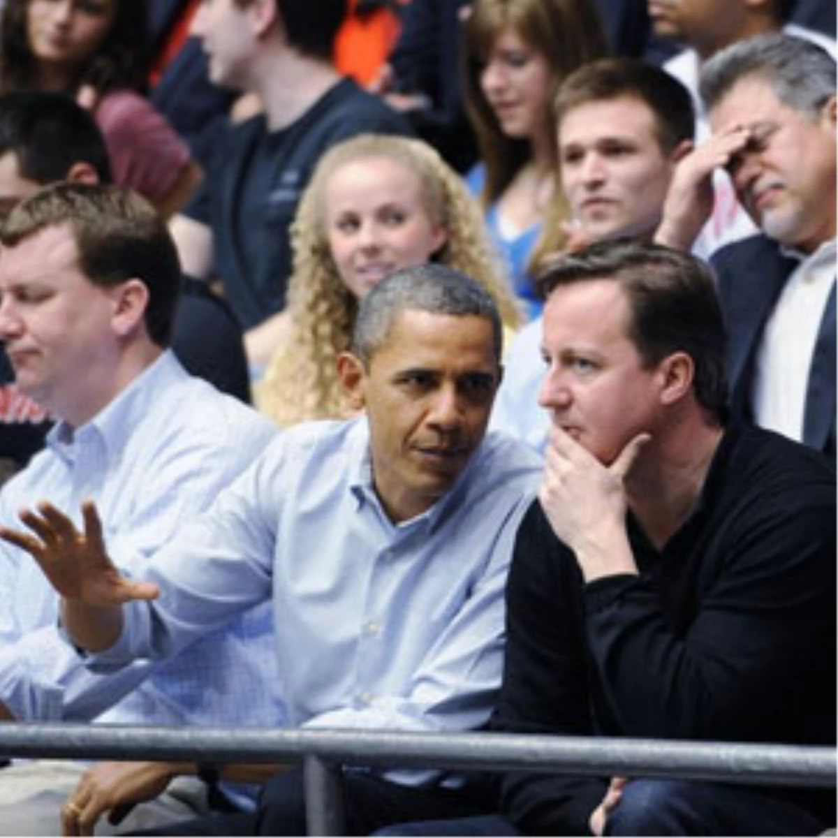 Obama ve Cameron Birlikte Basketbol Maçı İzledi