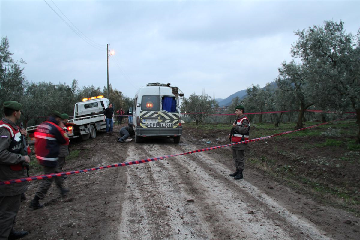 Öğrenci Servisi Devrildi: 4 Yaralı