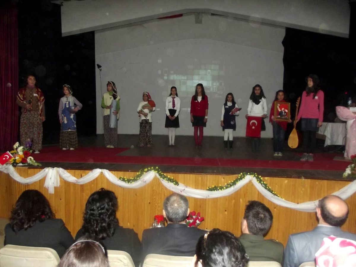 Salihli\'de Kadınlara Özel Program Düzenlendi