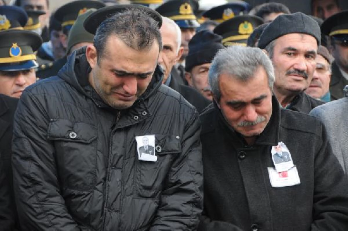 Şehit Pilot Yüzbaşının Cenazesi Samsun\'a Gönderildi (3)