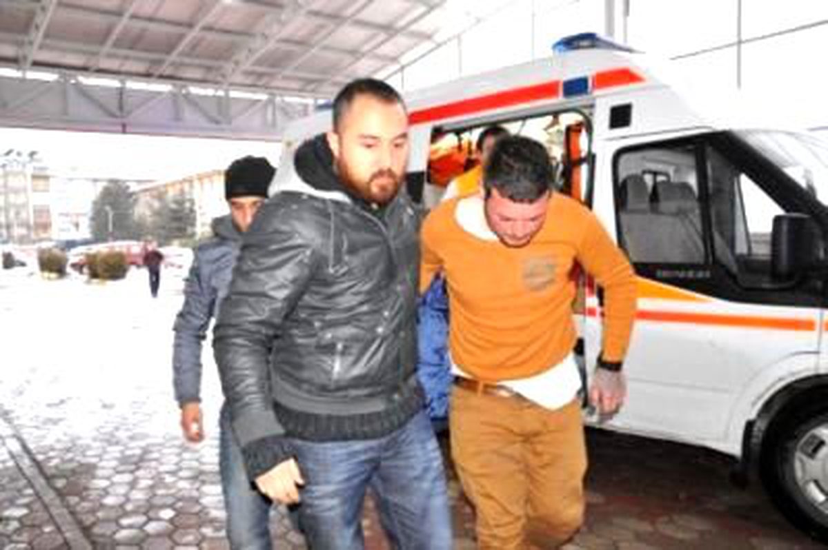 Sivas\'ta Silahlı Kavga: 3 Yaralı