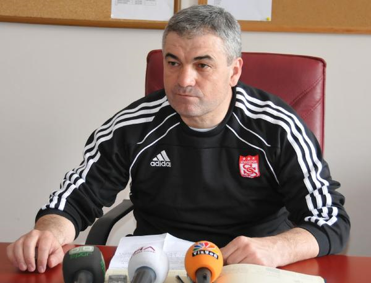 Sivasspor Teknik Direktörü Çalımbay: Artık Bariz Hakem Hatalarıyla Mağlup Olmak İstemiyoruz