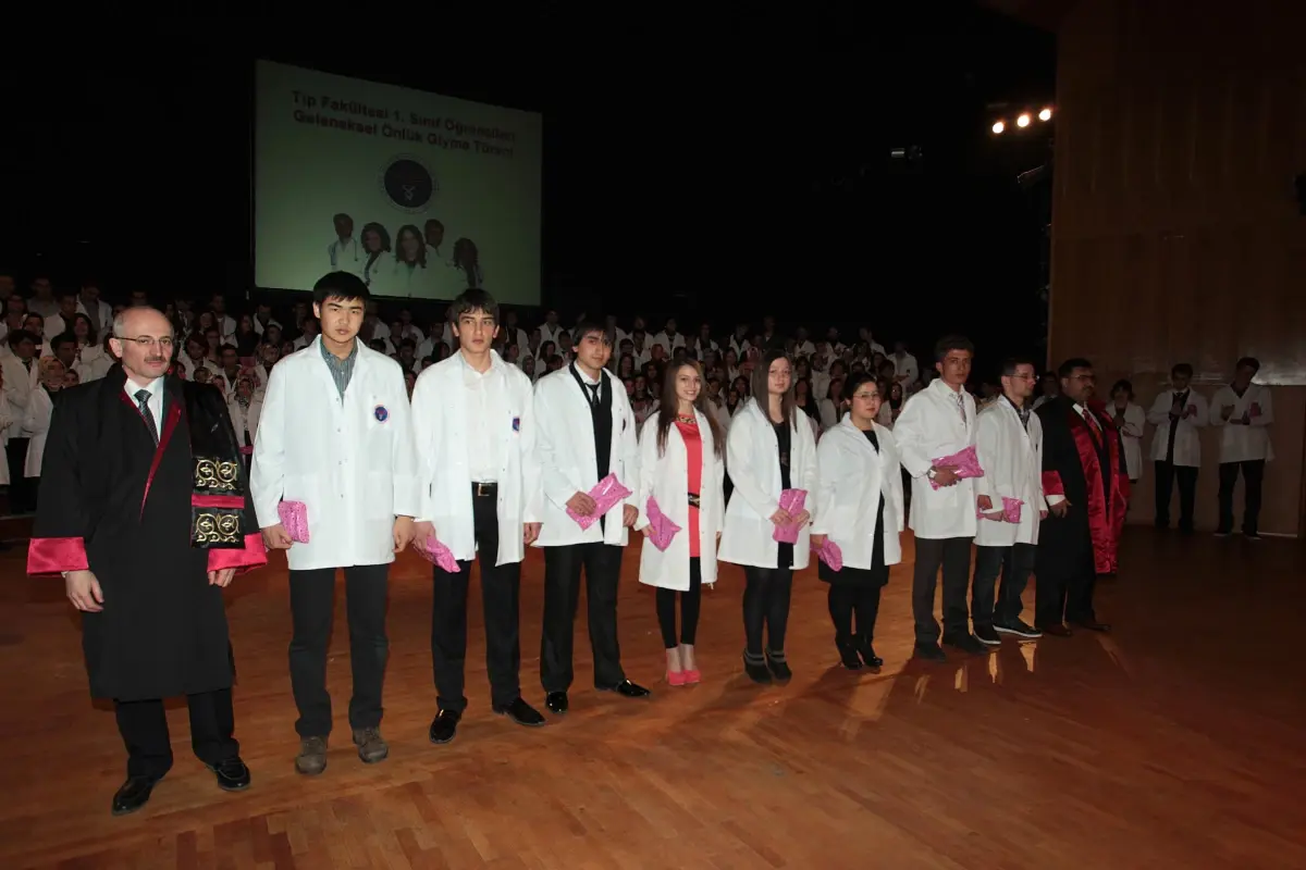 Tıp Bayramı\'nda Tıptaki Değişimlere Dikkat Çekildi