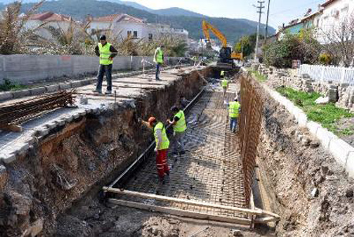 Yeni Foça'daki Dere Yataklarının Islahı