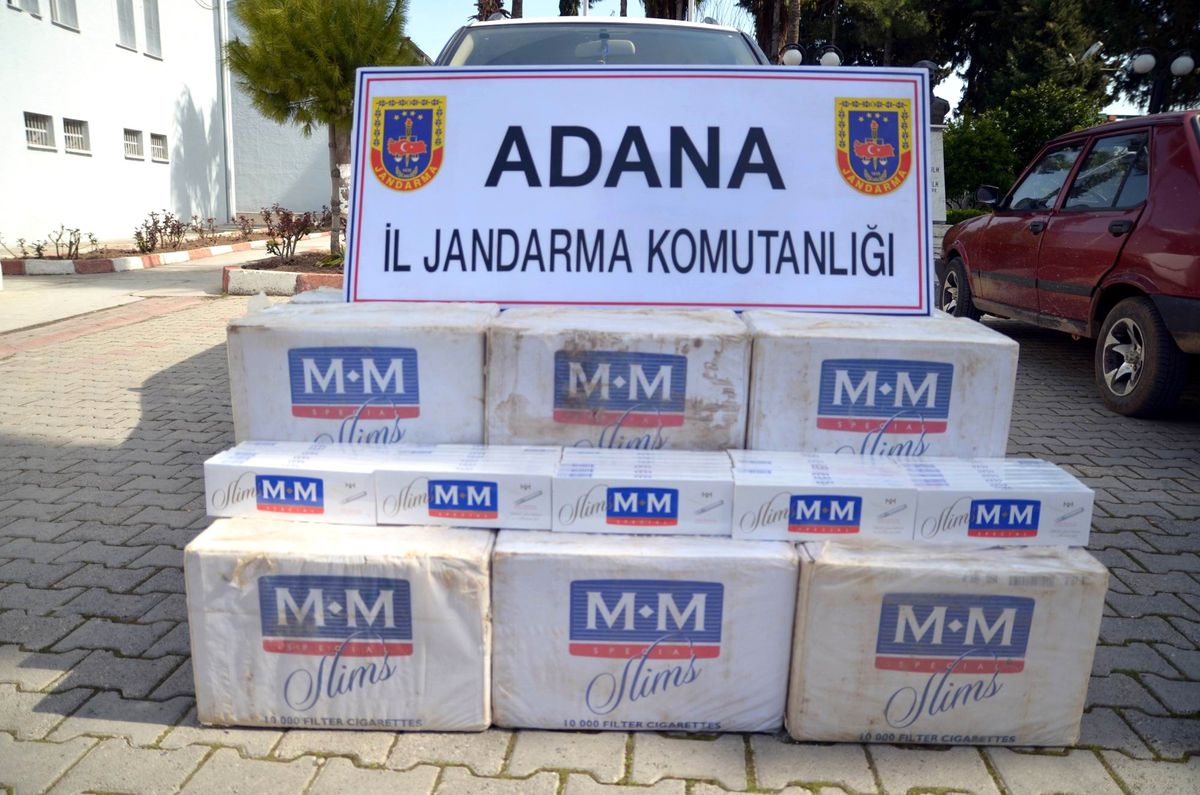 Adana'da 8 Bin Paket Kaçak Sigara Ele Geçirildi