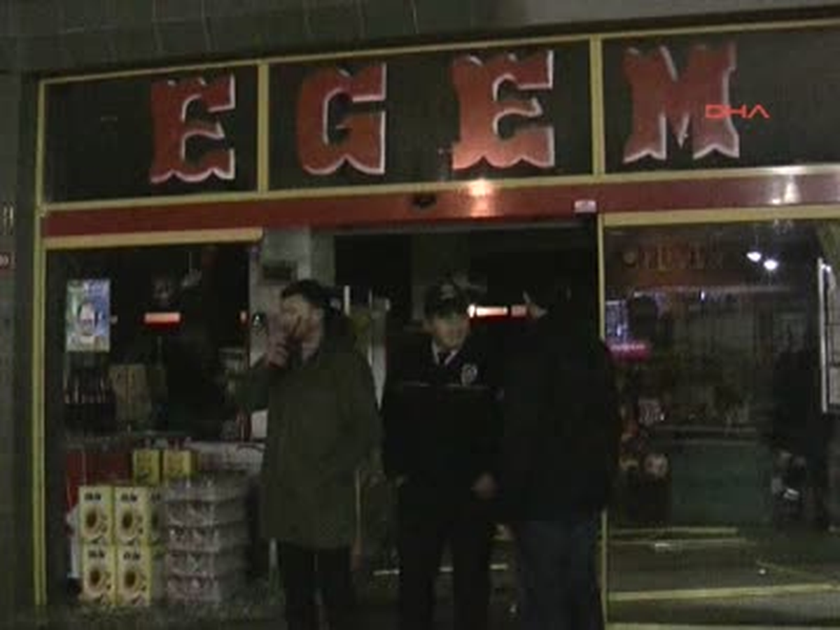 Alkollü Sürücü Otomobiliyle Markete Girdi