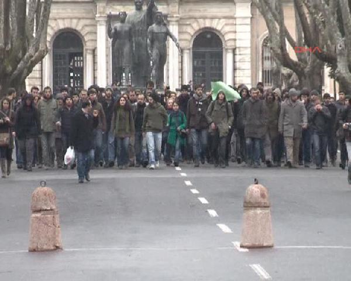 Beyazıt\'ta "Zamanaşımı" Protestosu