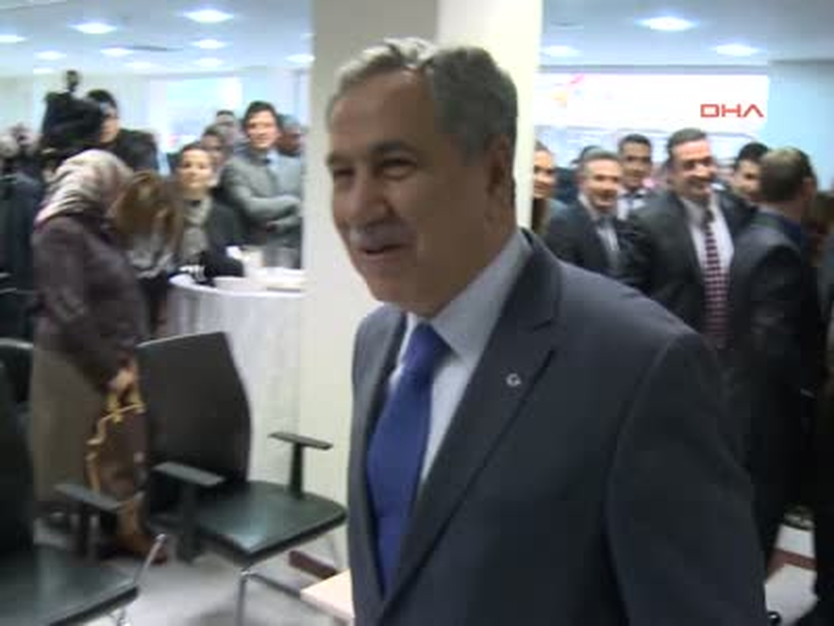 Bülent Arınç: AK Parti Mahkeme Değildir