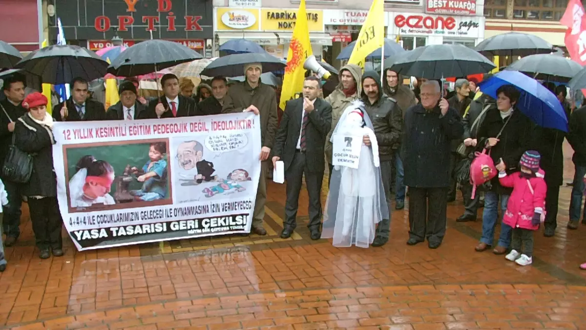 Çaycuma Eğitim-Sen\'den 4+4+4 Sistemine Tepki Eylemi Yaptı