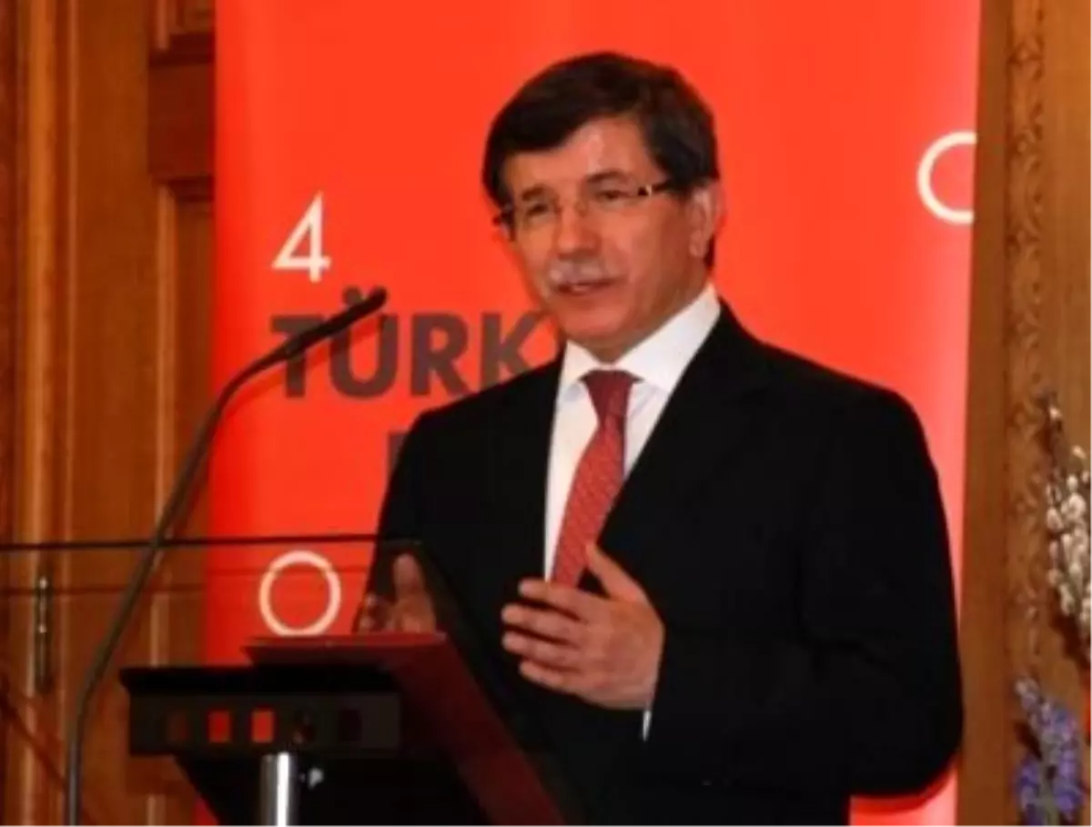 Davutoğlu Hollanda\'ya Gidiyor