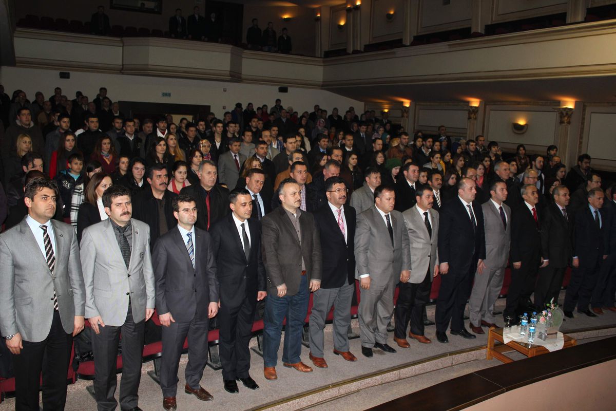 Eğitim Birsen\'den \'Mehmet Akif ve Çanakkale\' Gecesi