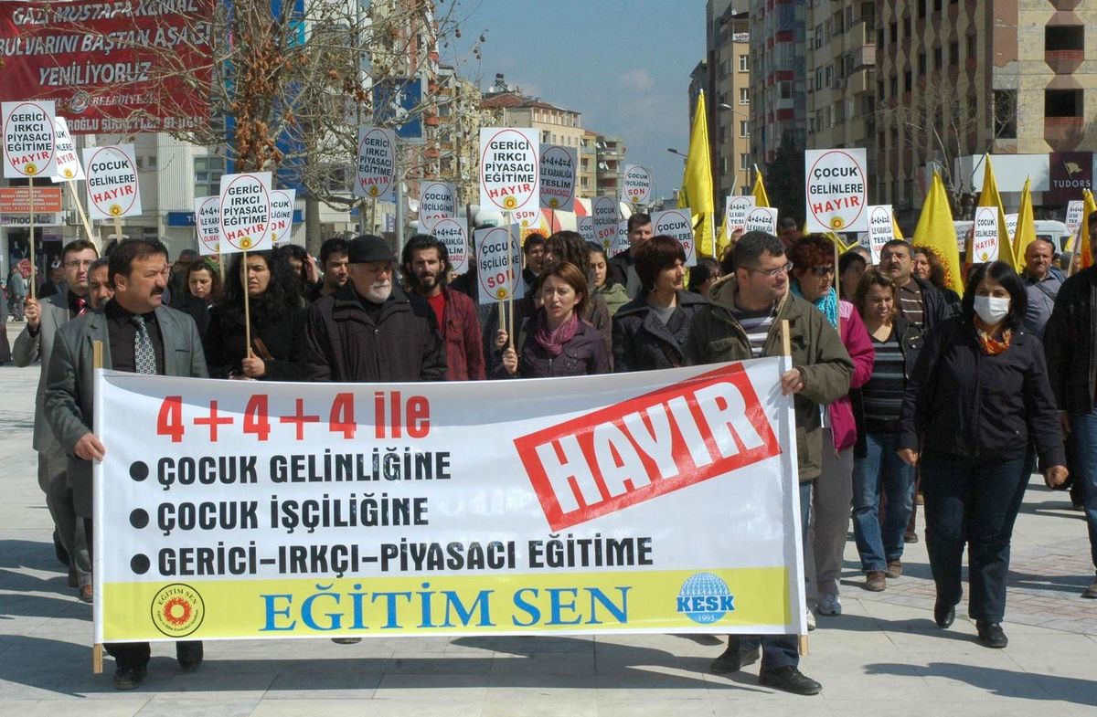 Eğitim Sen 4+4+4 Sistemini Protesto Etti