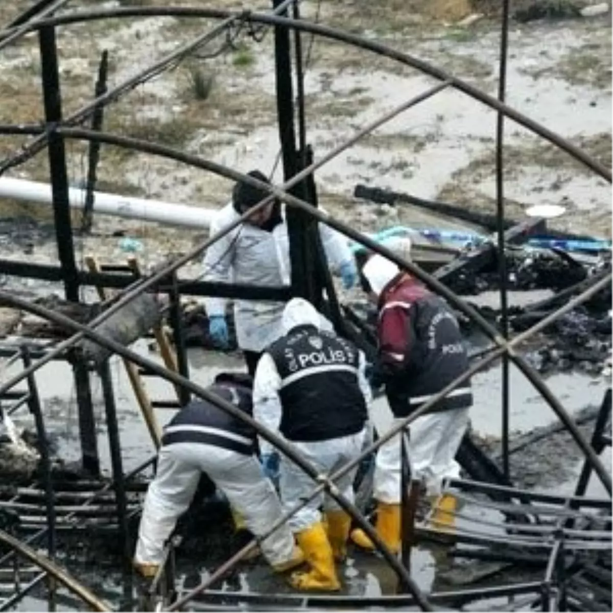 Esenyurt\'taki Yangına 6 Tutuklama (2)