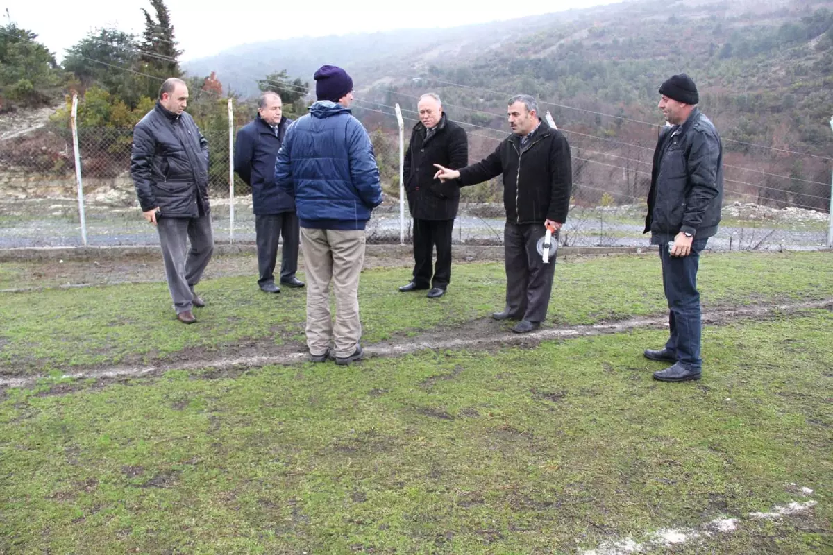 Gençlik ve Spor Bakanlığı Yetkilileri Alaplı Futbol Sahasını İnceledi