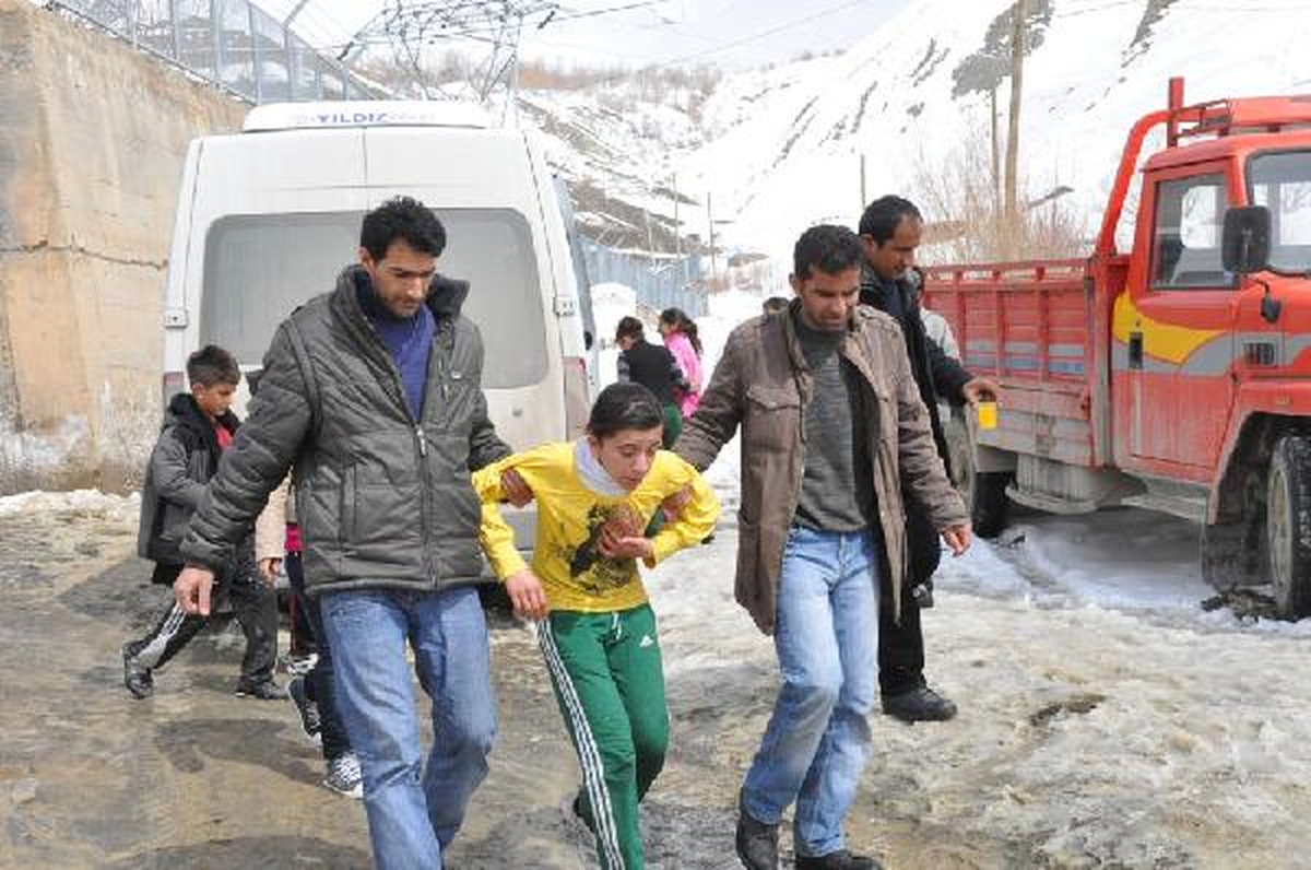 Hakkari\'de Öğrencileri Bayıltan Yarış