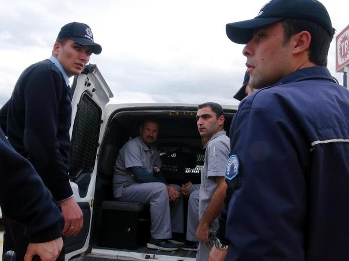 Hastanede Silahlı Kavga; 2 Yaralı, 13 Gözaltı