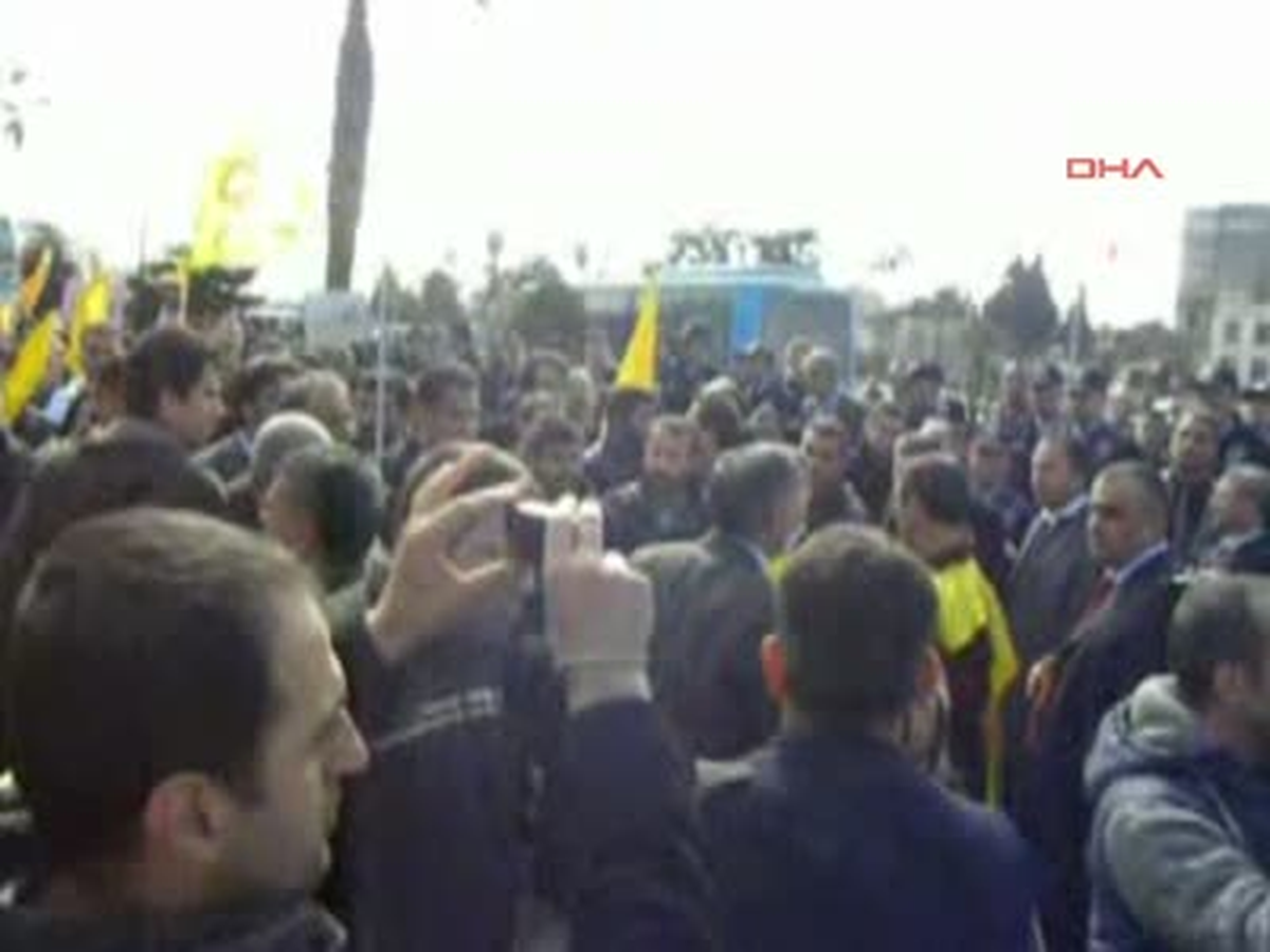 Eğitimcilerle Polis Yumruklaştı