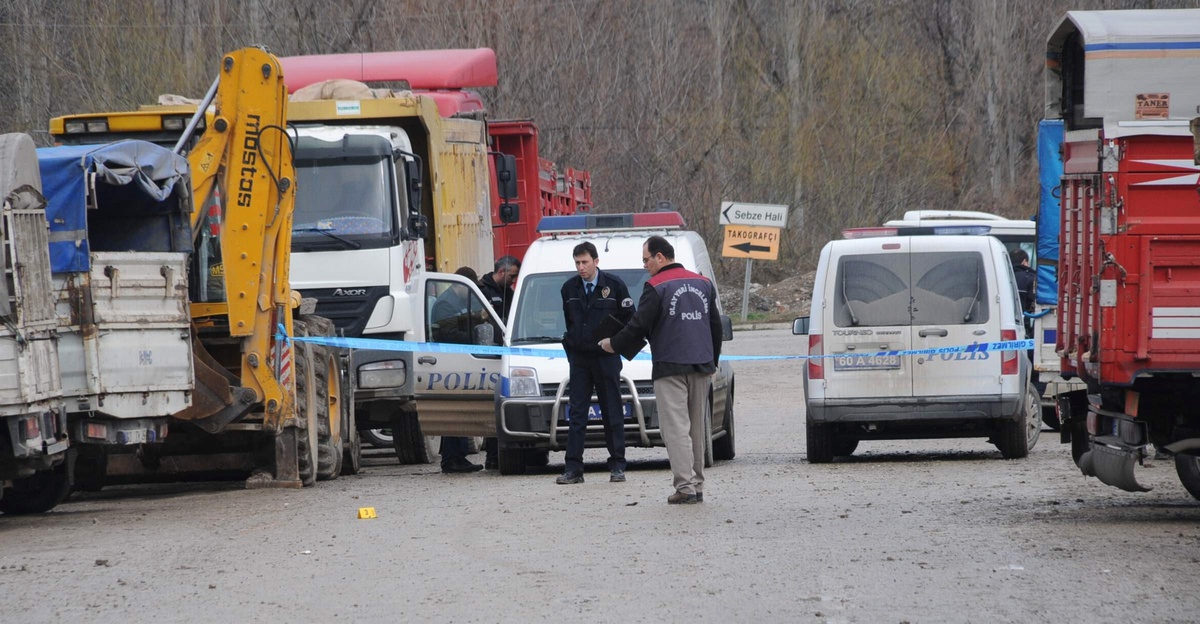 Hayvan Pazarında Silahlı Kavga: 1 Ölü, 1 Yaralı