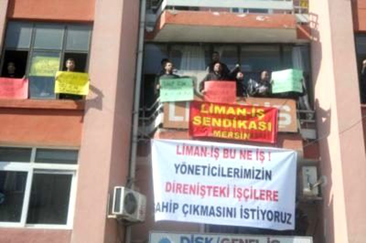İşten Çıkarılan Taşeron Firma İşçileri Sendika Binasını İşgal Etti