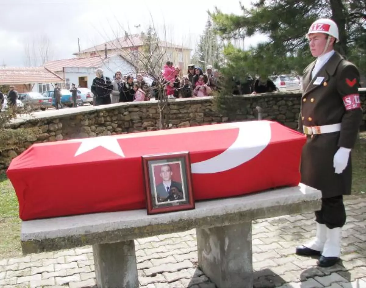 Kazada Ölen Uzman Çavuş, Memleketinde Toprağa Verildi