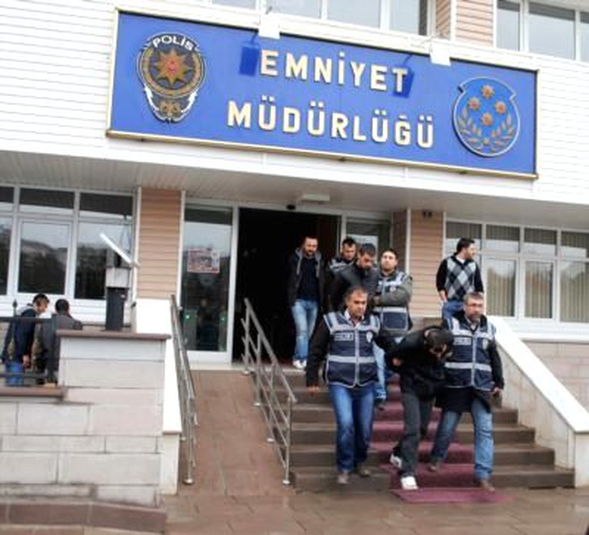 Kırıkkale\'de Polis Vuran Zanlılar Adliyeye Sevk Edildi