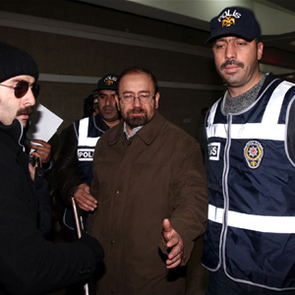 Levent Ersöz İstanbul Üniversitesi Tıp Fakültesi Hastanesi\'ne Kaldırıldı